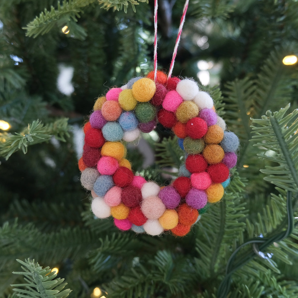 Pom Pom Wreath Ornament – Nantucket Looms